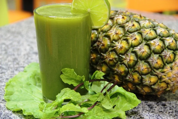 suco de abacaxi com couve