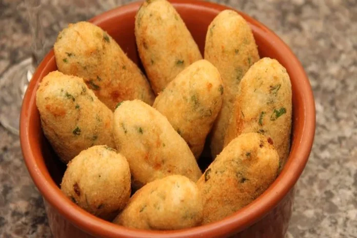 bolinho de bacalhau e mandioca