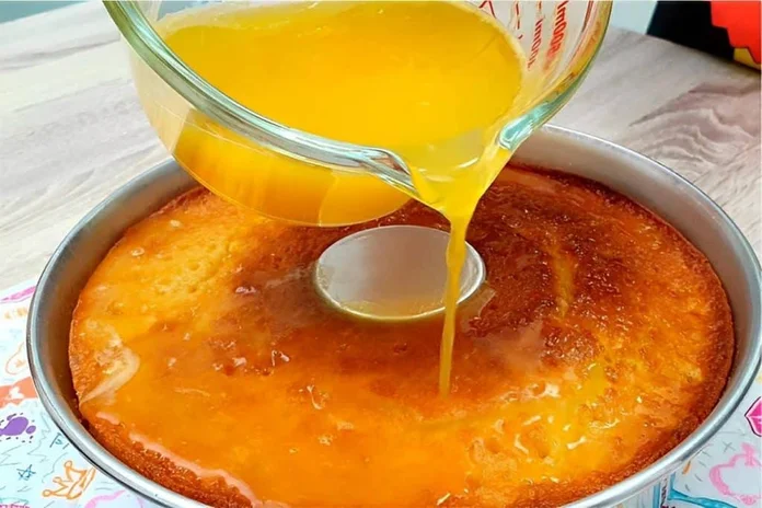 bolo de laranja com calda molhadinho