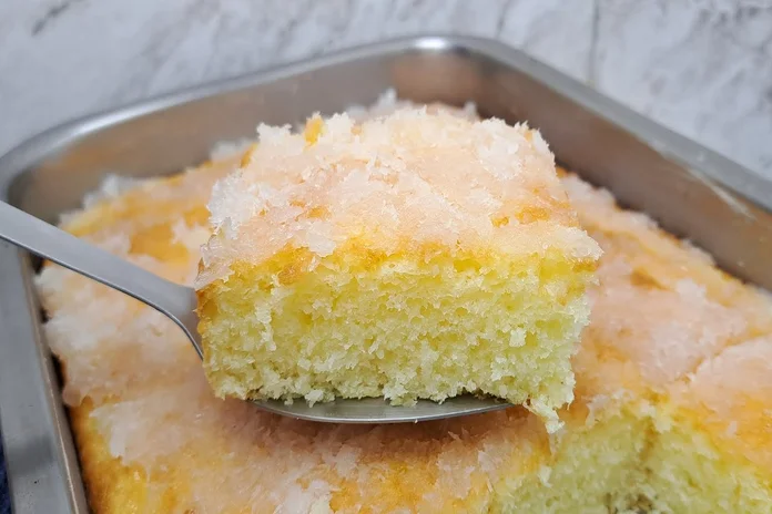 bolo de maisena com coco