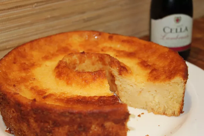 bolo de queijo cremoso