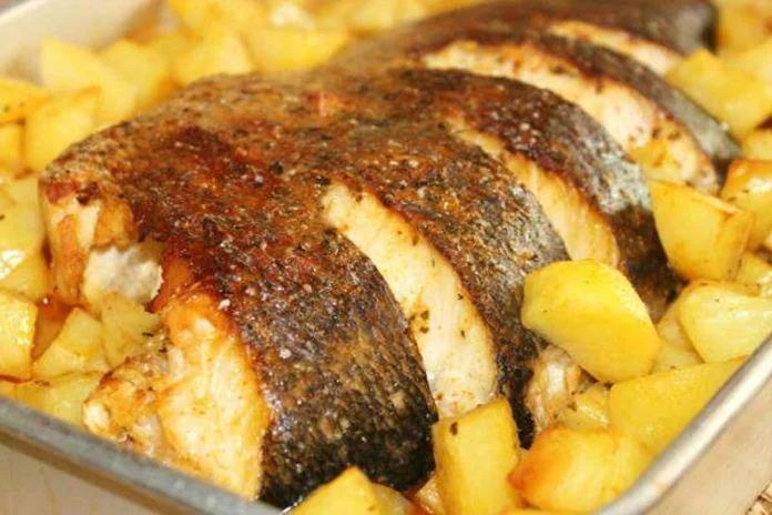 corvina assada com batatas e laranja