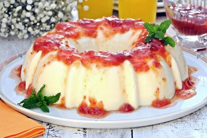 manjar branco tropical com calda de frutas