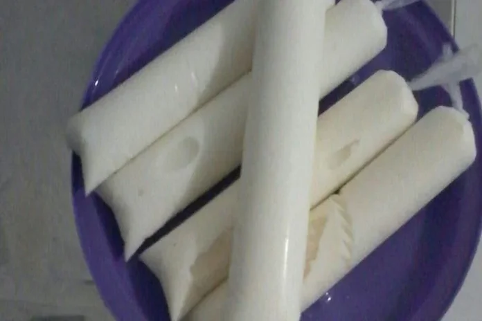 sacolé de coco cremoso e delicioso