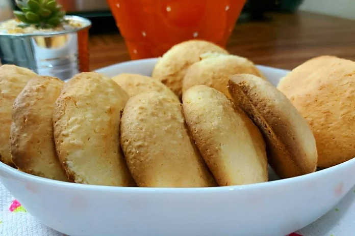 bolachinha de coco que desmancha na boca