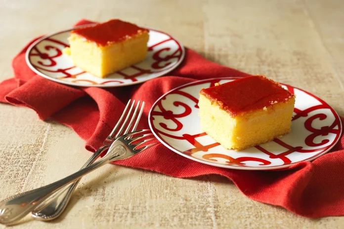 receita de bolo de fubá cremoso com cobertura de goiabada