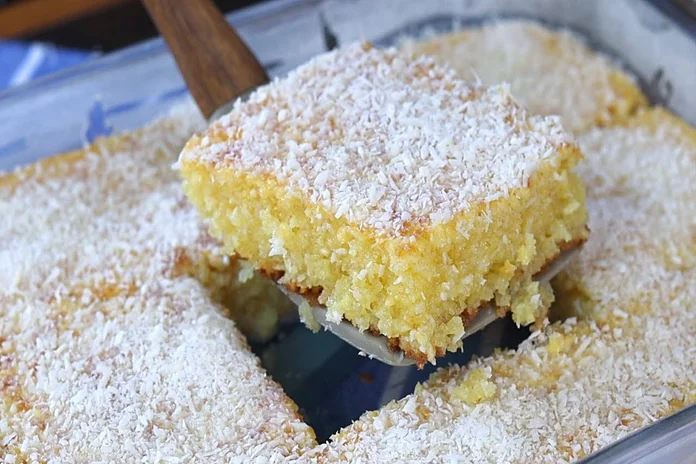 receita de bolo de tapioca molhadinho é só misturar os ingredientes e levar ao forno
