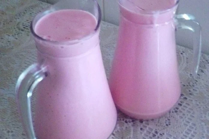 receita de iogurte de morango caseiro