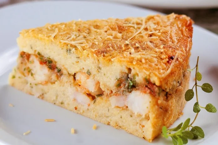 torta cremosa de frango com massa de batata