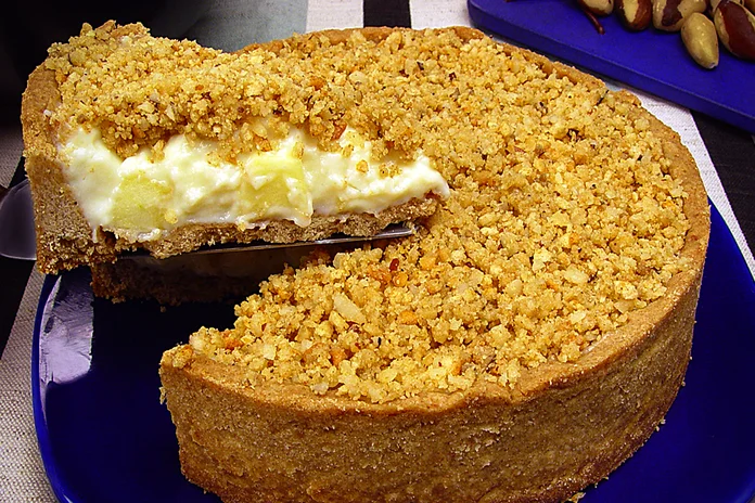 torta de maça cremosa com farofa doce