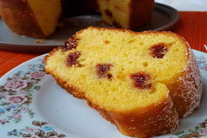 receita de bolinho de fubá fácil com goiabada