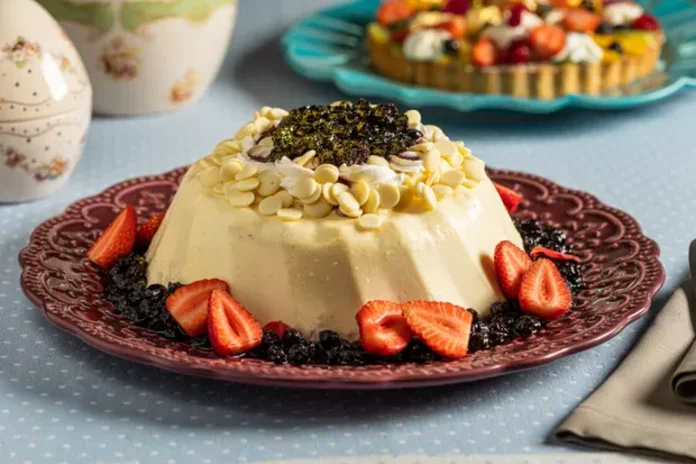 receita de bavaroise com calda de frutas vermelhas