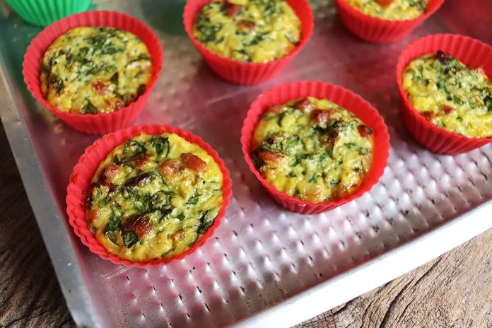 receita de bolinho salgado de couve-flor com espinafre simples e delicioso