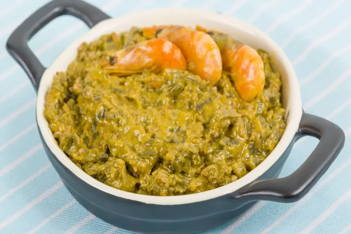 receita de caruru nordestino um prato de camarões com quiabo delicioso