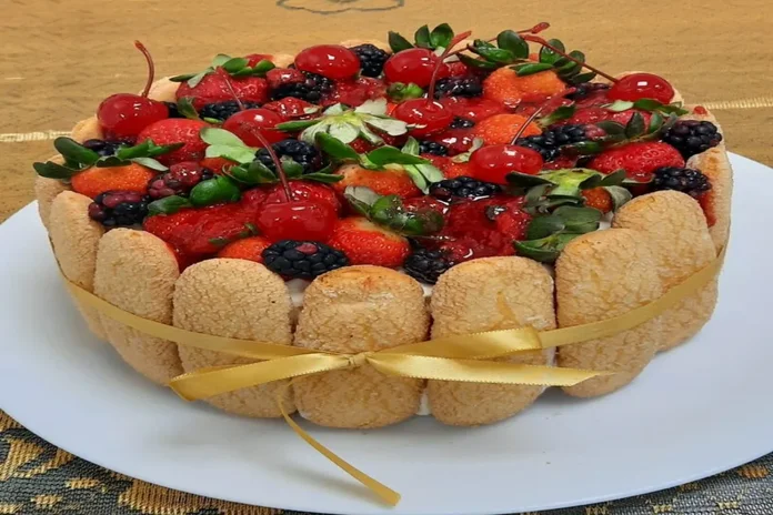 receita de charlotte de frutas vermelhas