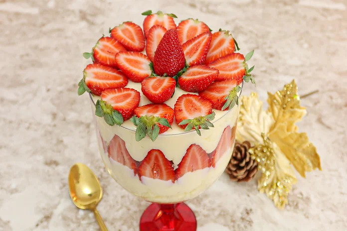 receita de taça da felicidade de morango