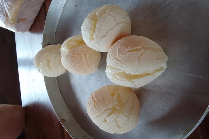 receita de pão de queijo caseiro rápido e fácil