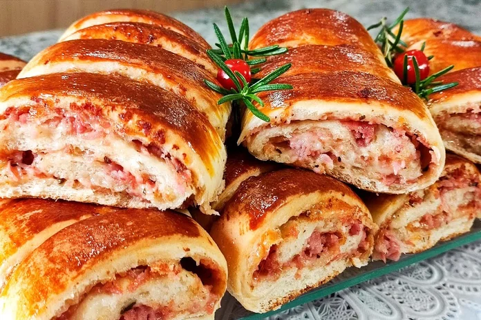 receita de pão caseiro recheado de frios