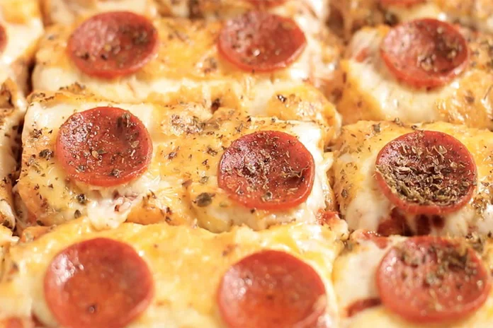 pizza de pão de forma uma receita rápida econômica e perfeita para lanche ou jantar